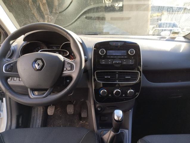 Renault Clio image 2