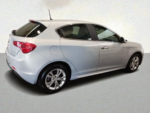 Alfa Romeo Giulietta image 2