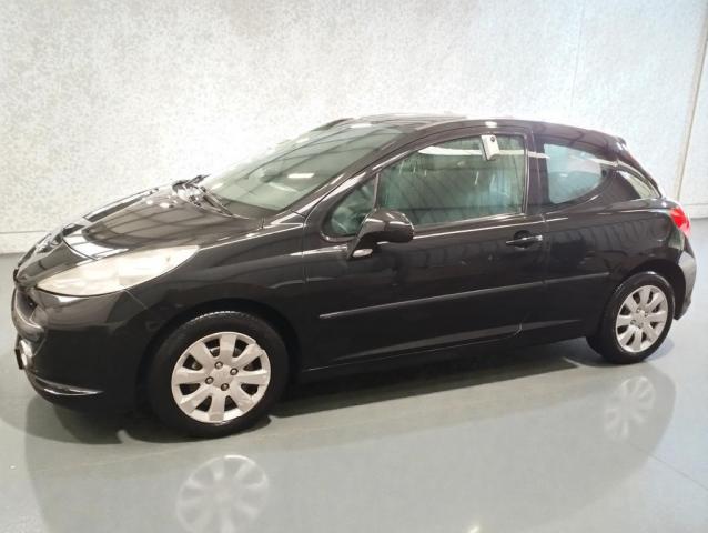 Peugeot 207 image 2