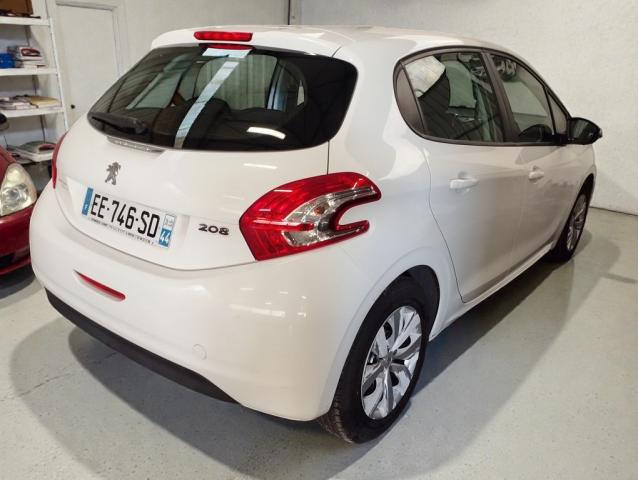Peugeot 208 image 2