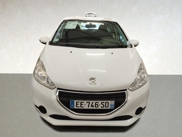 Peugeot 208 image 1