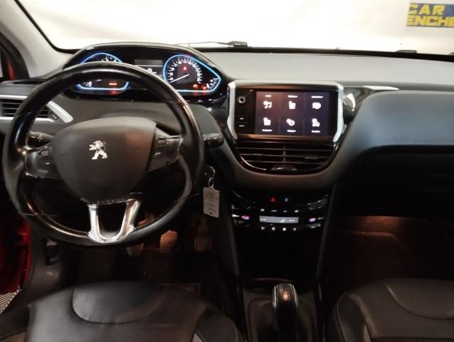 Peugeot 2008 image 3