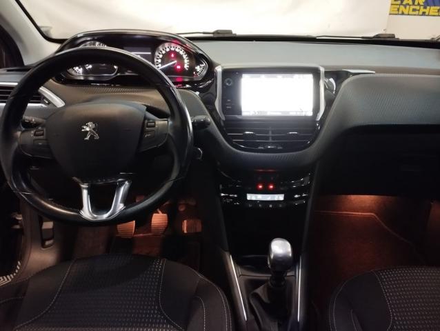 Peugeot 208 image 2