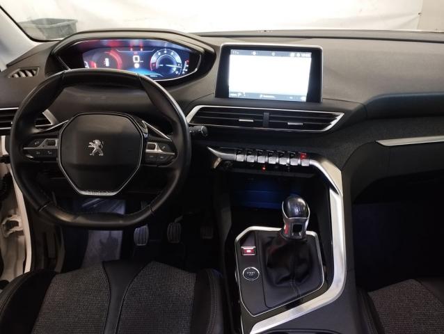 Peugeot 3008 image 3