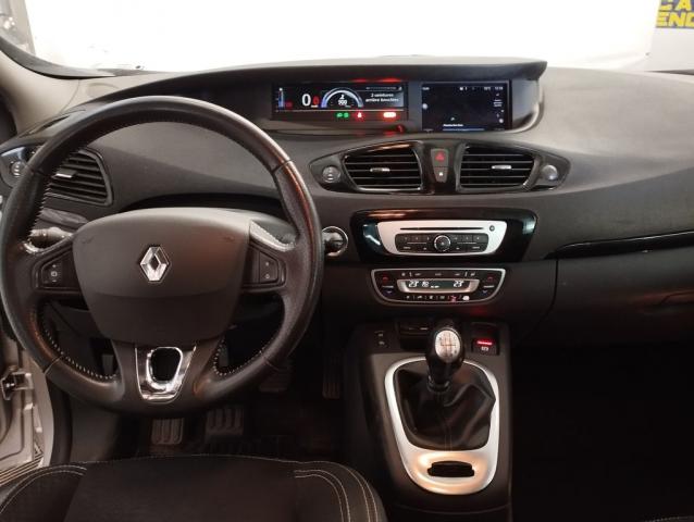Renault Grand Scénic image 2