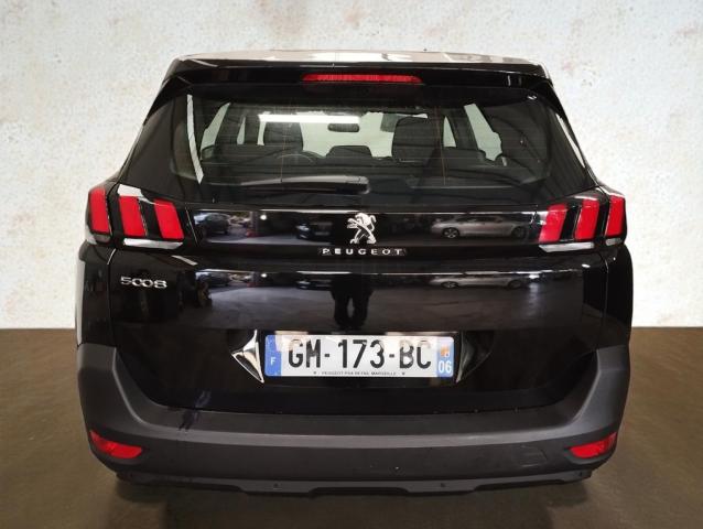 Peugeot 5008 image 1
