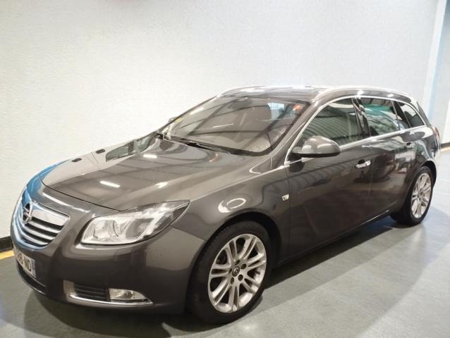 Opel Insignia Sports Tourer image 2