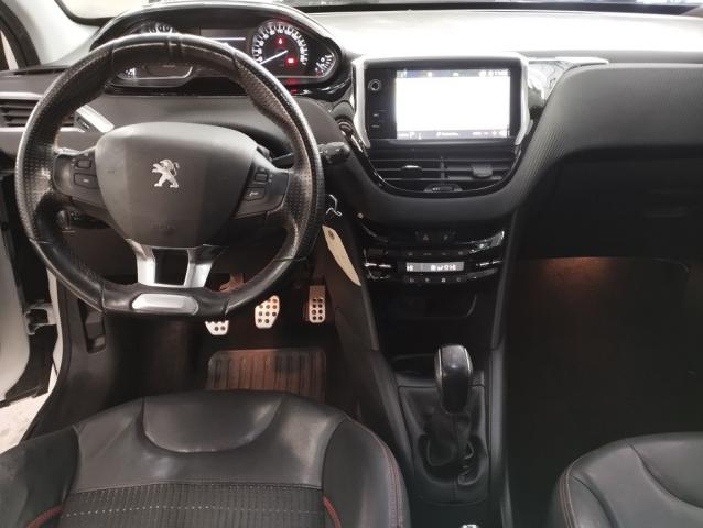 Peugeot 208 image 2