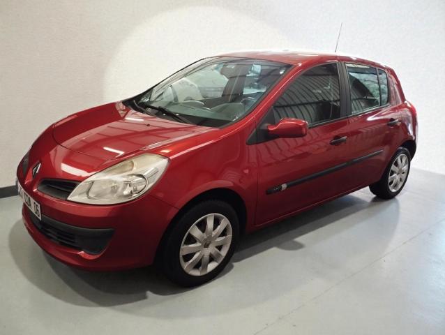 Renault Clio image 2