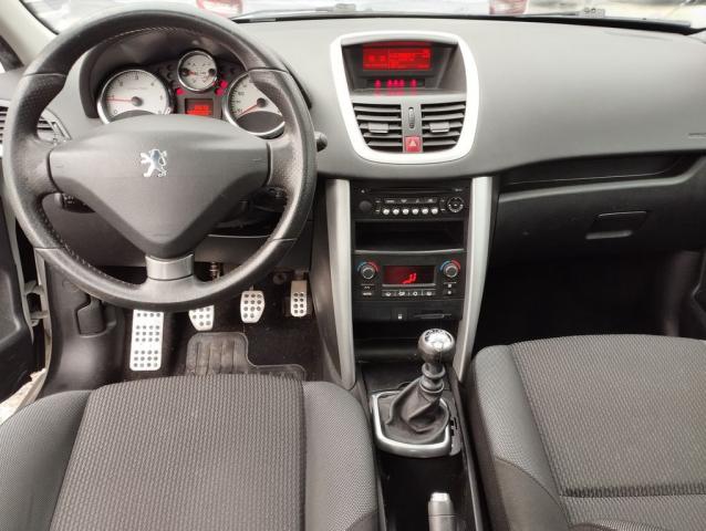 Peugeot 207 image 4