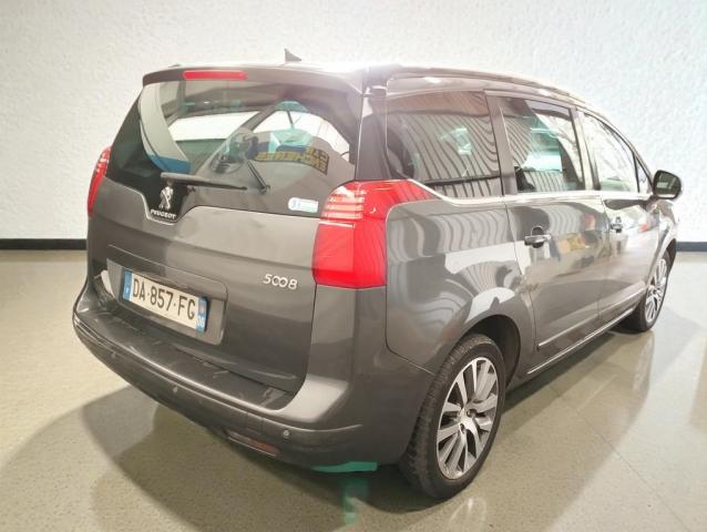 Peugeot 5008 image 2