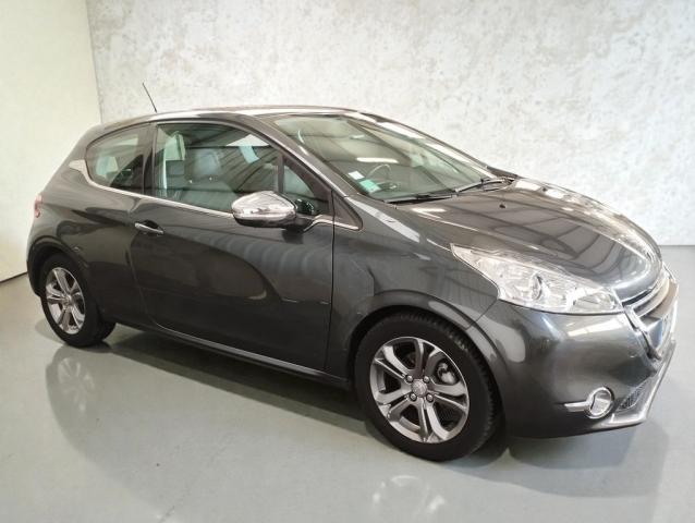 Peugeot 208 image 1