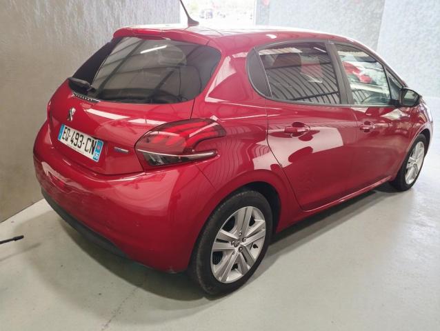 Peugeot 208 image 6