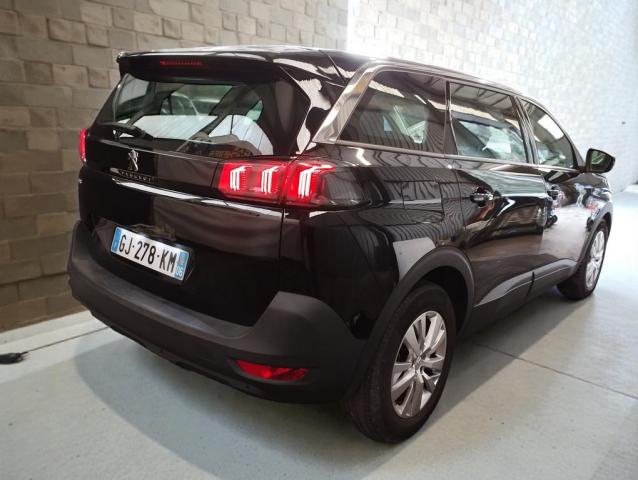 Peugeot 5008 image 2