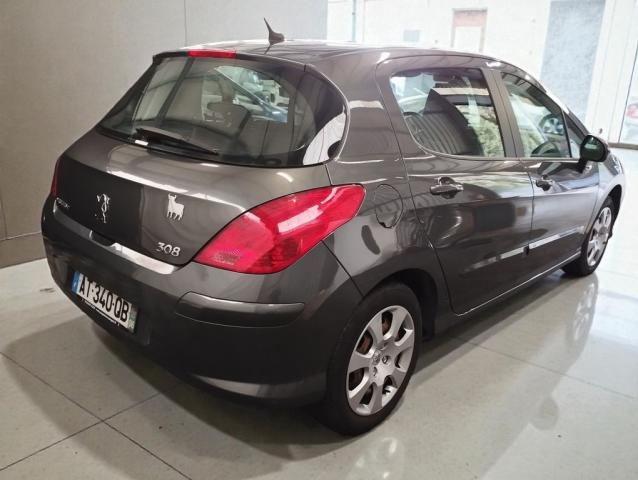 Peugeot 308 image 1