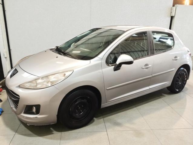 Peugeot 207 image 3