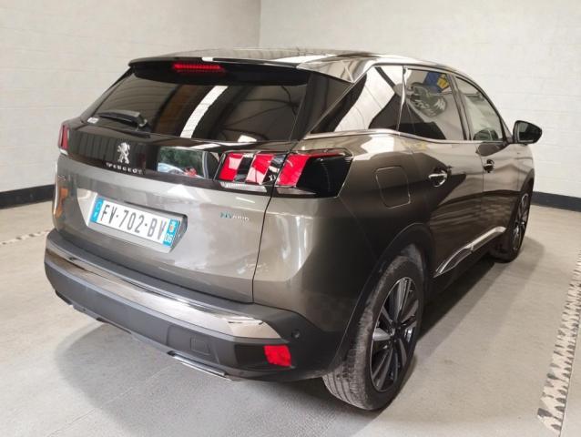 Peugeot 3008 Hybrid4 image 3