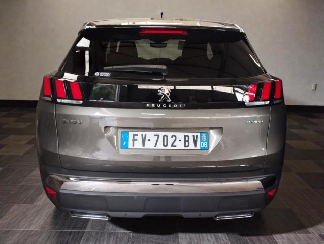 Peugeot 3008 Hybrid4 image 6