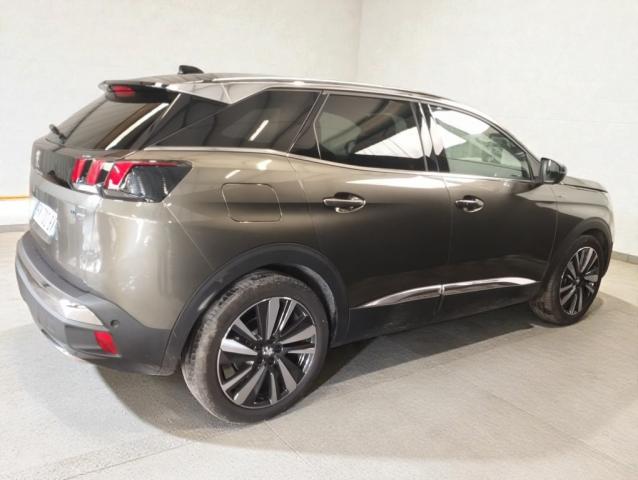 Peugeot 3008 Hybrid4 image 2