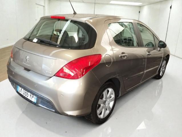 Peugeot 308 image 2