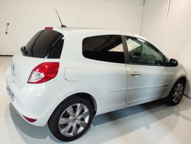 Renault Clio image 2