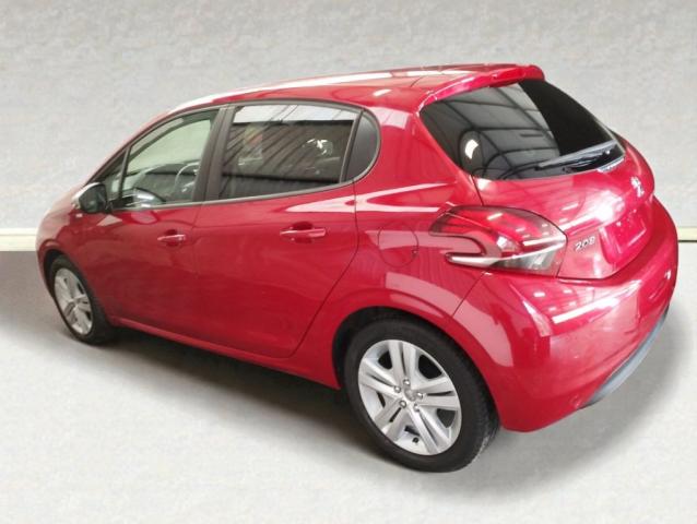 Peugeot 208 image 3