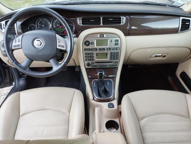 Jaguar X-Type image 6