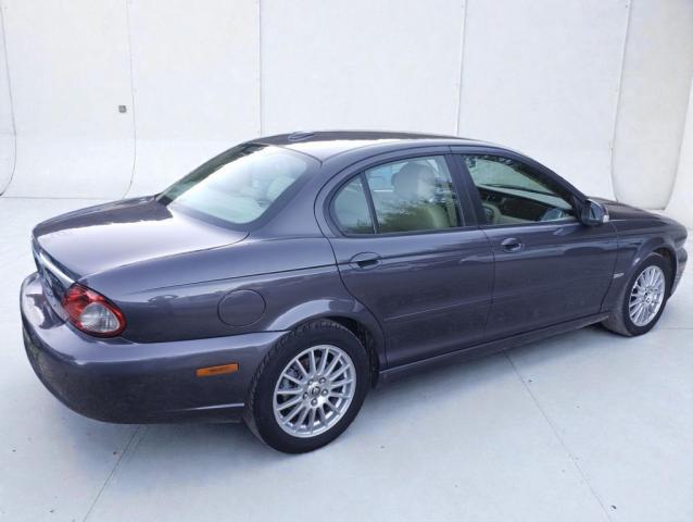 Jaguar X-Type image 5