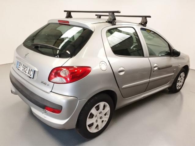 Peugeot 206+ image 5