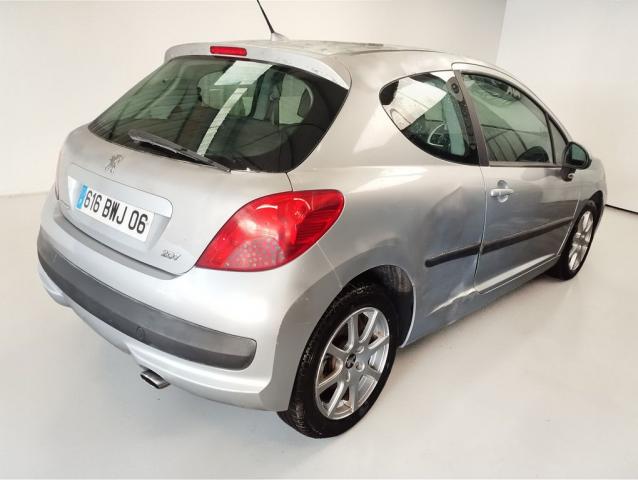 Peugeot 207 image 2