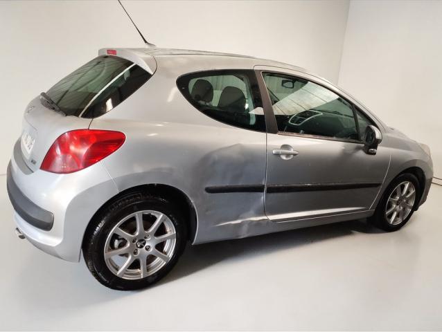 Peugeot 207 image 5