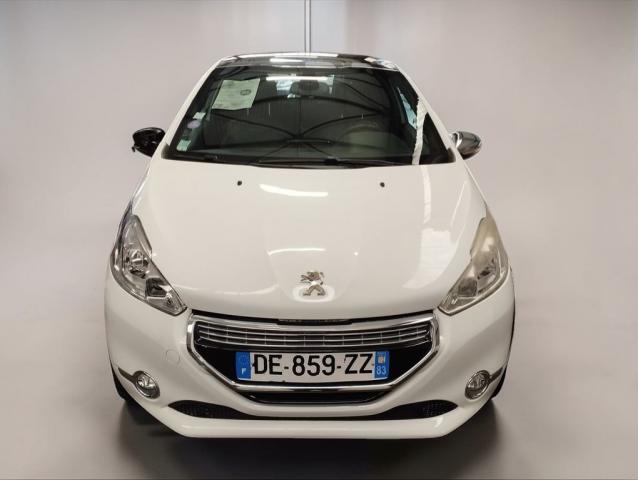 Peugeot 208 image 2