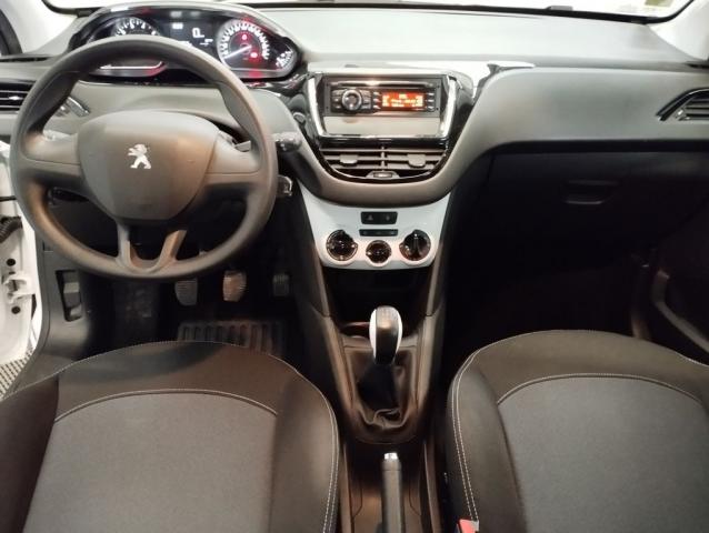 Peugeot 208 image 1