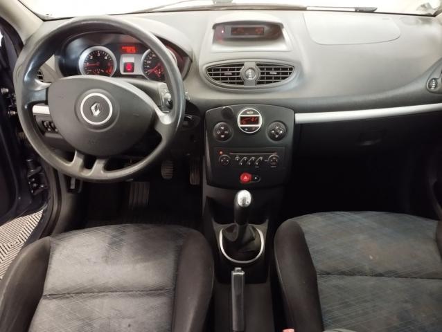 Renault Clio image 2