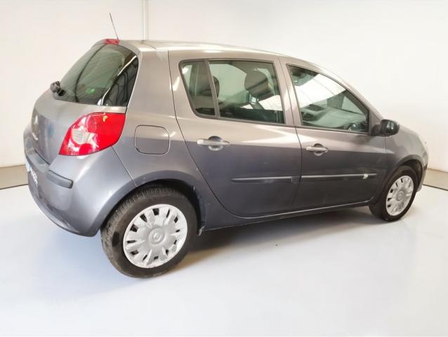 Renault Clio image 1