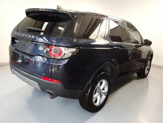 Land Rover Discovery Sport image 2