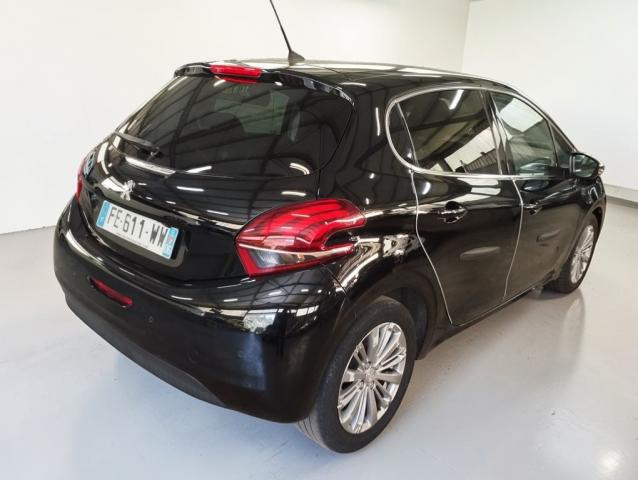 Peugeot 208 image 2