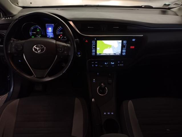 Toyota Auris image 3