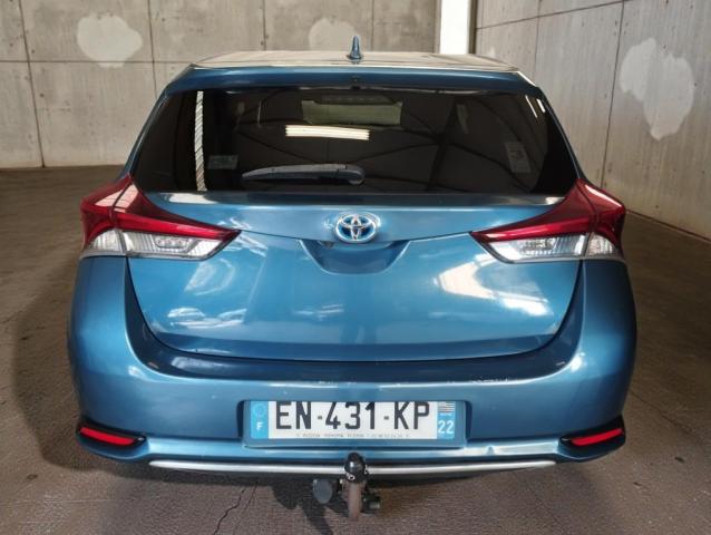 Toyota Auris image 1