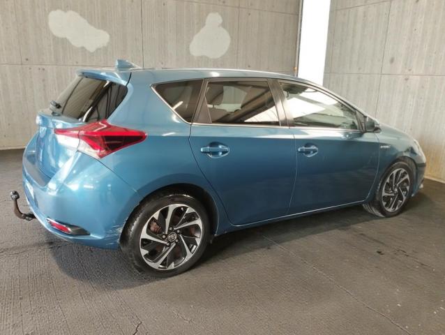 Toyota Auris image 2