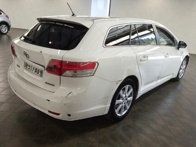 Toyota Avensis image 2