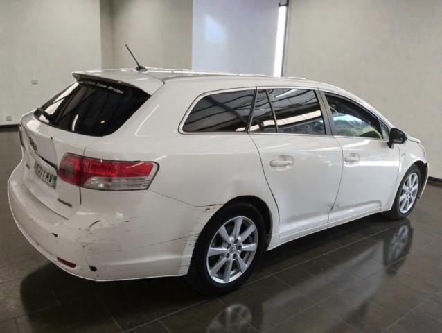 Toyota Avensis image 4