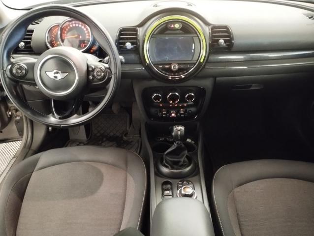 Mini Clubman image 3
