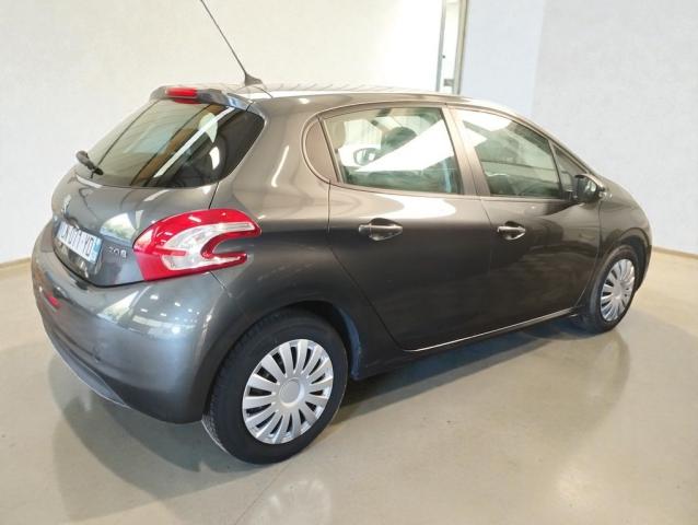 Peugeot 208 image 3
