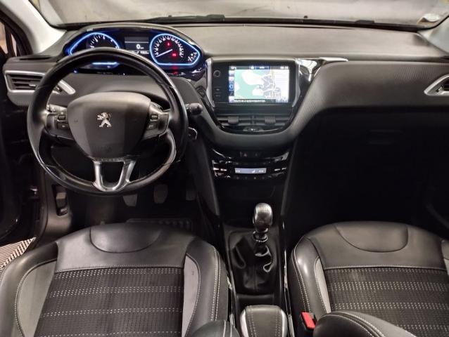 Peugeot 2008 image 2