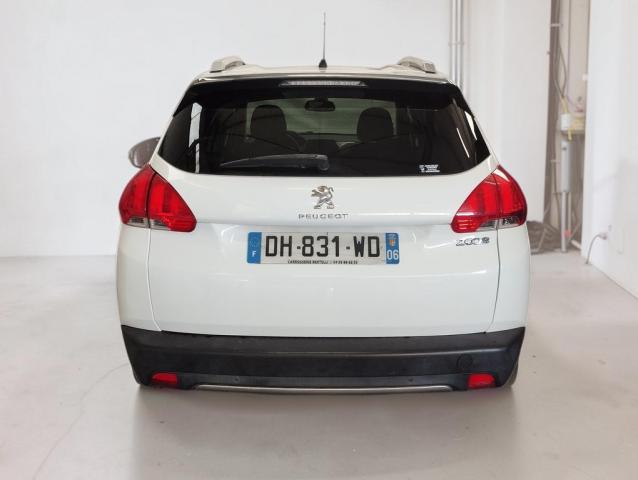 Peugeot 2008 image 3
