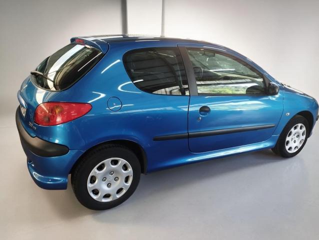 Peugeot 206 image 2