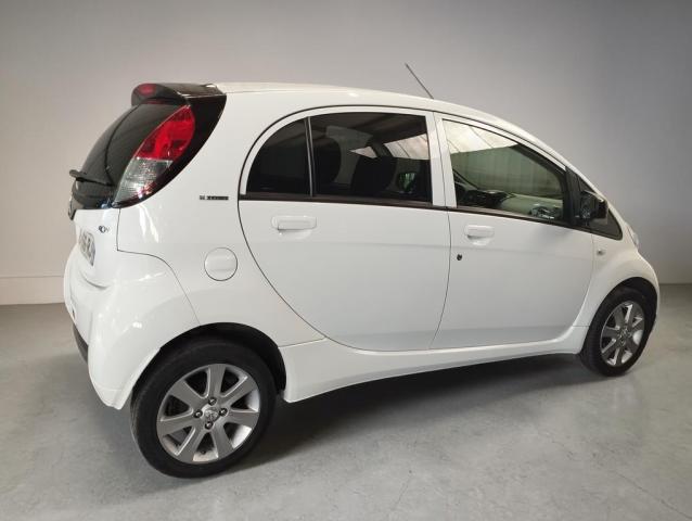 Peugeot Ion image 3