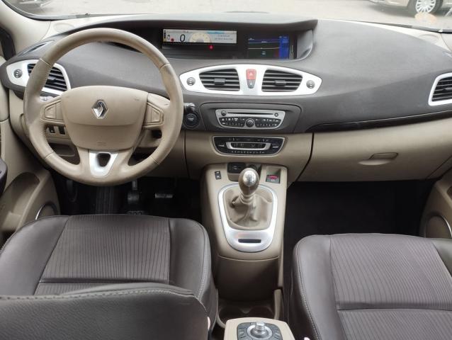 Renault Scénic image 2