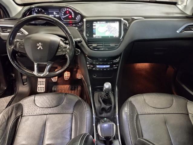 Peugeot 2008 image 2